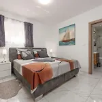 Xxxl Ancora With Heated Pool * Turanj