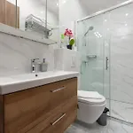 Xxxl Ancora With Heated Pool Turanj