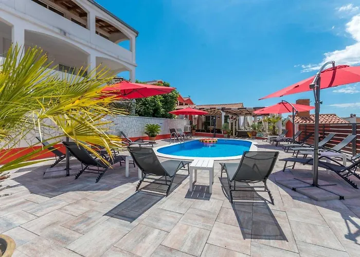 Xxxl Ancora With Heated Pool Villa Turanj