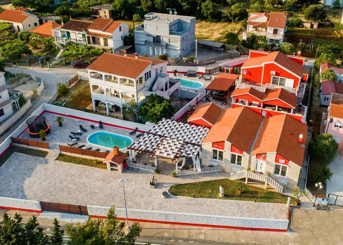 Xxxl Ancora With Heated Pool