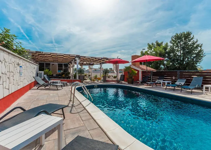 Xxxl Ancora With Heated Pool