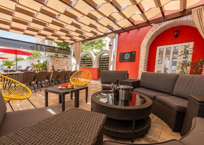 Xxxl Ancora With Heated Pool