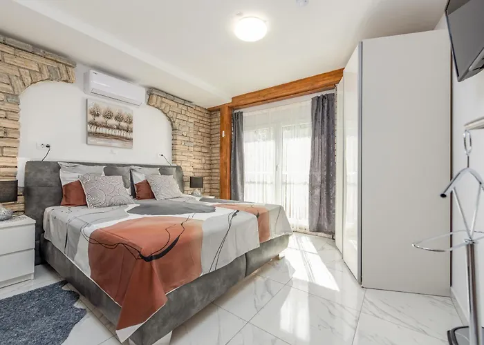 Xxxl Ancora With Heated Pool * Turanj