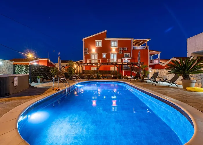 Villa Xxxl Ancora With Heated Pool