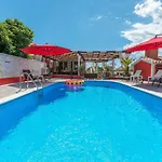 Villa Xxxl Ancora With Heated Pool Turanj