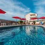 Xxxl Ancora With Heated Pool * Turanj