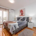 Xxxl Ancora With Heated Pool Villa