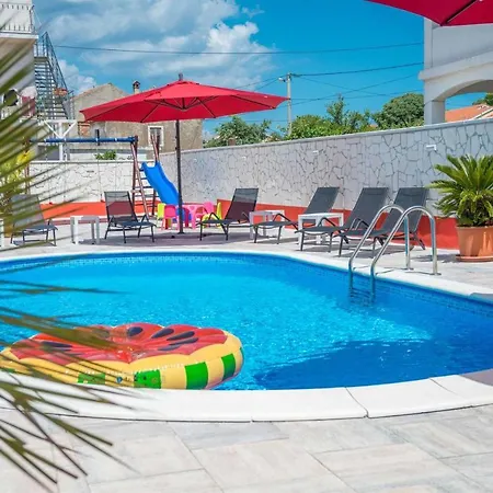 Вилла Xxxl Ancora With Heated Pool