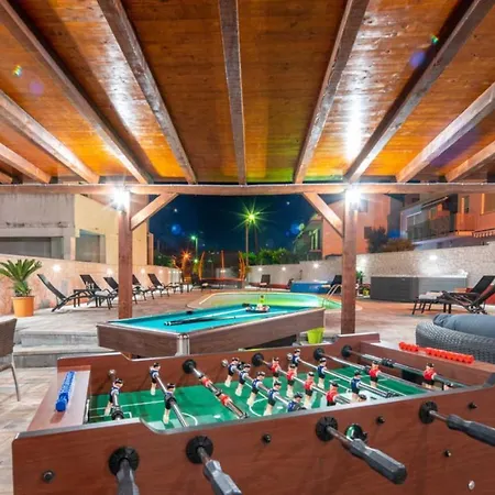 Xxxl Ancora With Heated Pool Villa Turanj