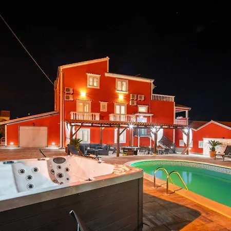 Xxxl Ancora With Heated Pool *