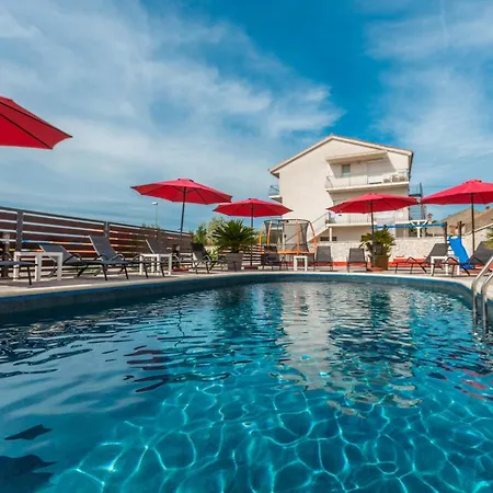 Xxxl Ancora With Heated Pool * Turanj