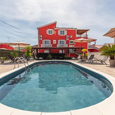 Xxxl Ancora With Heated Pool Turanj
