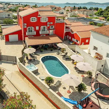 Xxxl Ancora With Heated Pool