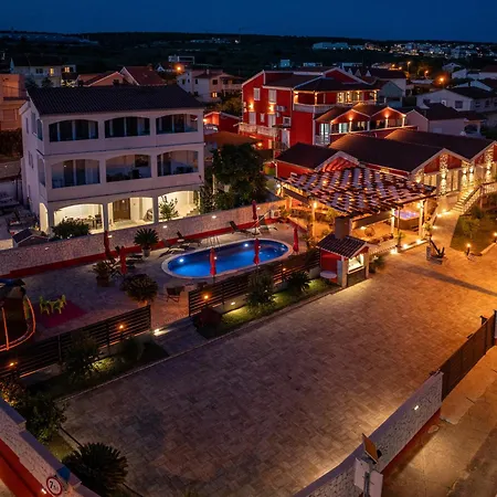 Xxxl Ancora With Heated Pool *
