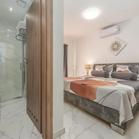Xxxl Ancora With Heated Pool