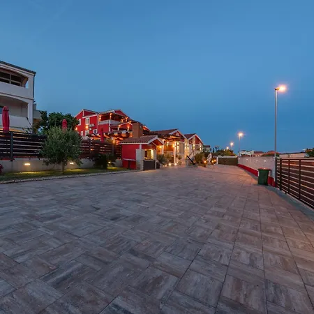 Xxxl Ancora With Heated Pool Villa *