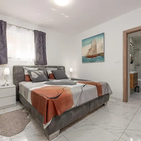Xxxl Ancora With Heated Pool * Turanj