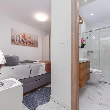 Villa Xxxl Ancora With Heated Pool Turanj