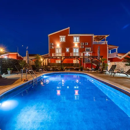 Вилла Xxxl Ancora With Heated Pool
