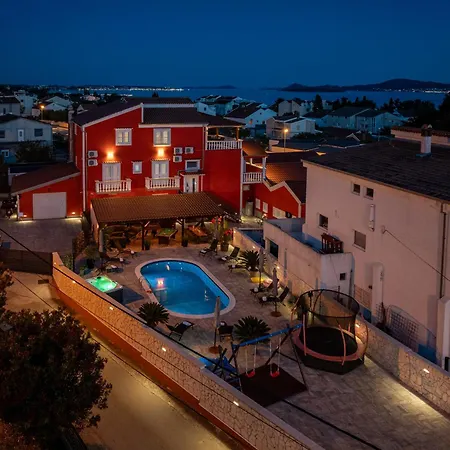 Xxxl Ancora With Heated Pool Villa