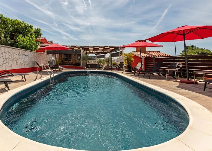 Xxxl Ancora With Heated Pool Villa