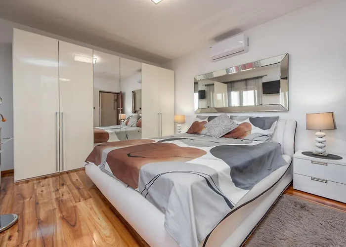Xxxl Ancora With Heated Pool Villa *