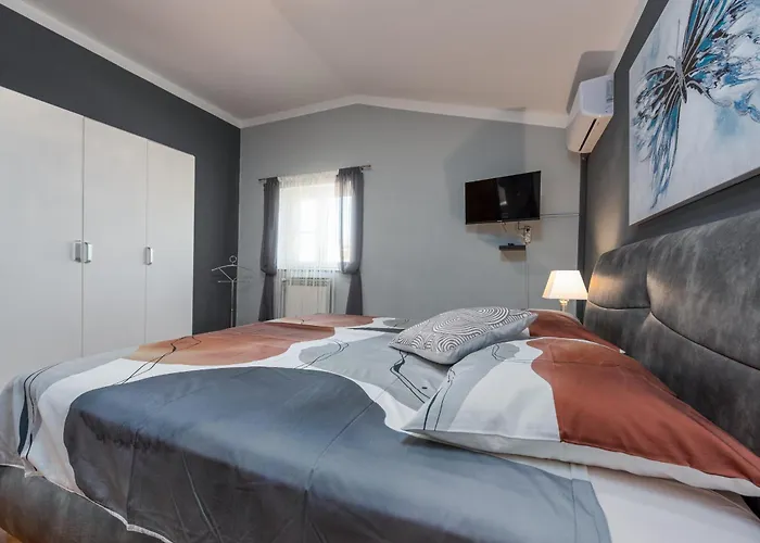 Xxxl Ancora With Heated Pool Villa Torrette